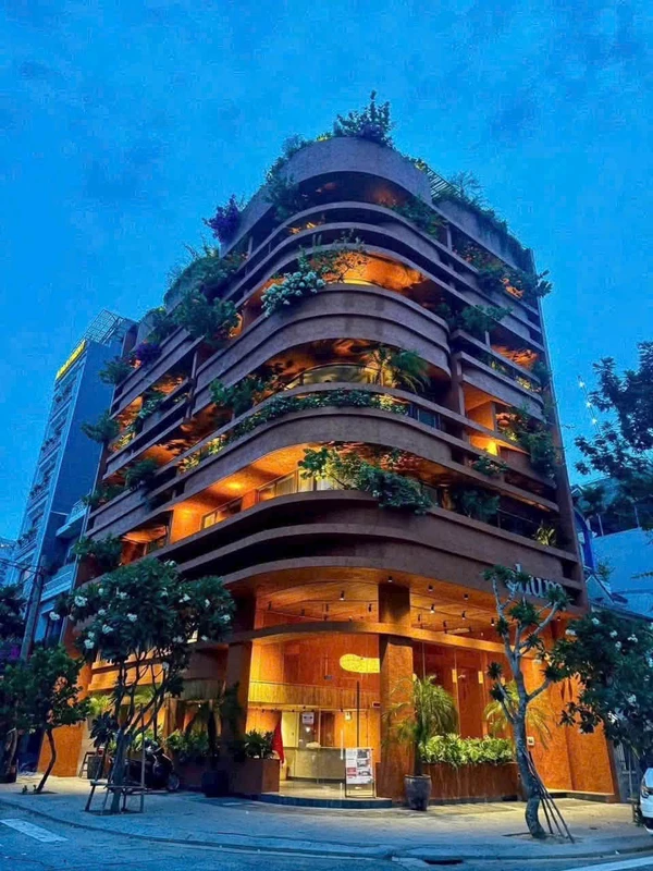 Bán tòa căn hộ 178m² 2 mặt tiền view biển Phước Mỹ