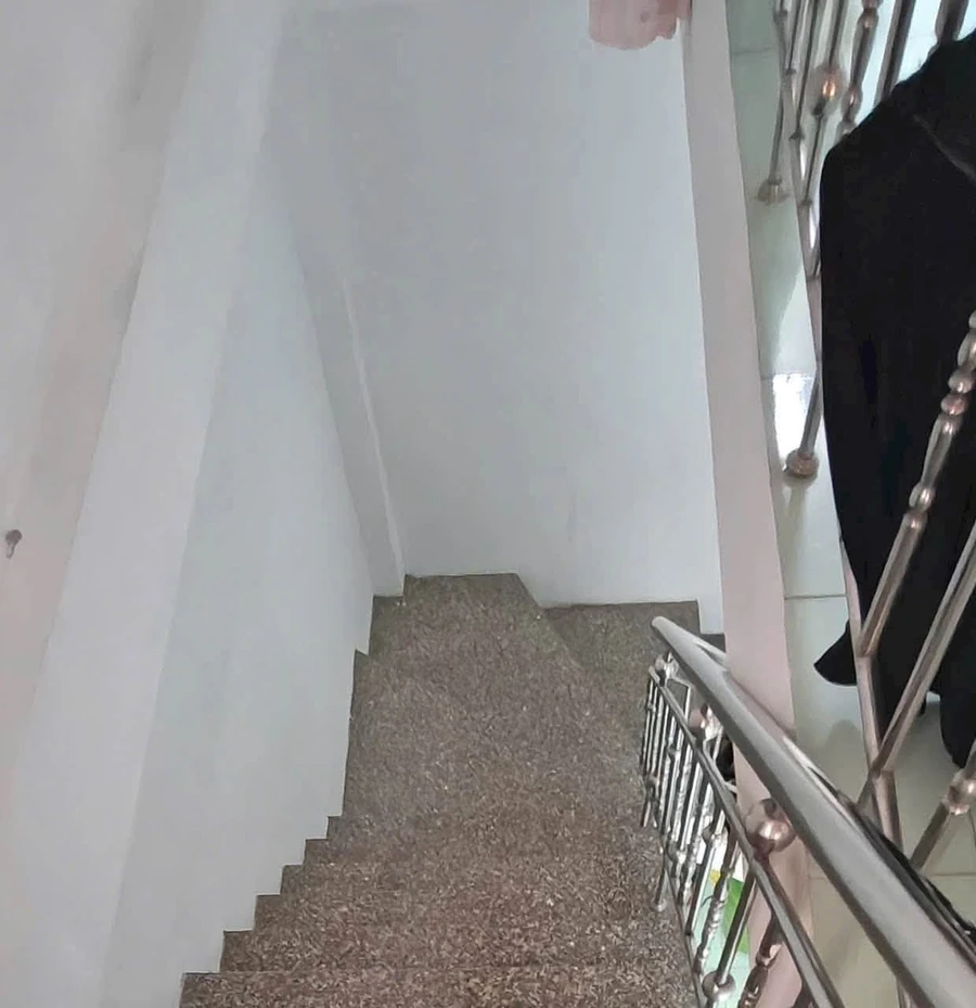 Bán nhà 1 trệt 1 lầu 90m² Phạm Văn Thuận Quận 1 - Ảnh thu nhỏ 2