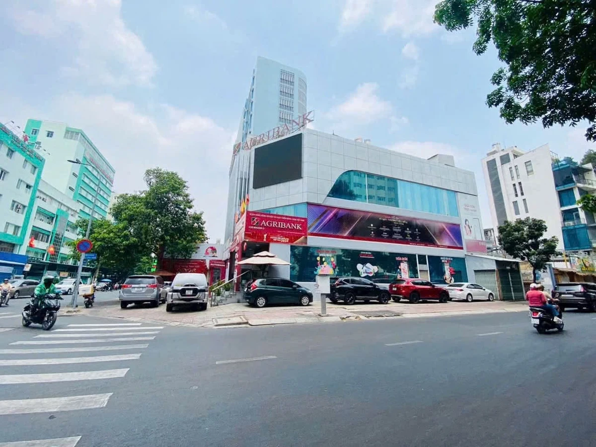 Bán nhà góc 2 mặt tiền Quận 3, 412m², 280 tỷ - Ảnh 1