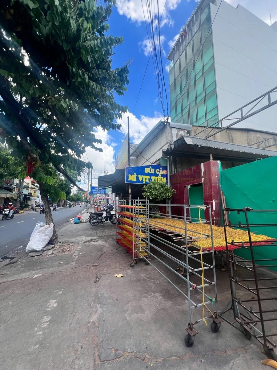 Bán nhà mặt tiền Tỉnh Lộ 10 Bình Tân 162m2, 18 tỷ - Ảnh thu nhỏ 2