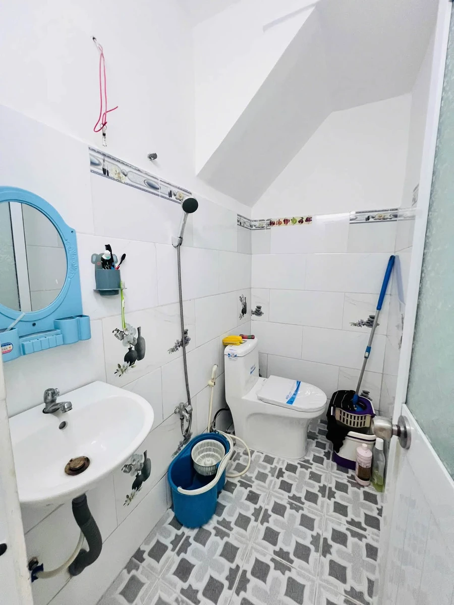 Bán nhà 2 lầu 4PN 44m² Cần Giuộc Long An 1.9 tỷ - Ảnh thu nhỏ 3