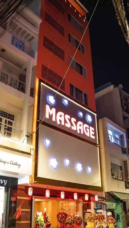 Bán tòa nhà 11 tầng mặt tiền Yết Kiêu Nha Trang 39 tỷ