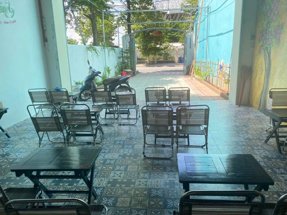 Bán nhà 1 trệt 1 lầu mặt tiền sân vận động Đông Hòa, Dĩ An, 222m2, giá hơn 9 tỷ - Ảnh thu nhỏ 2
