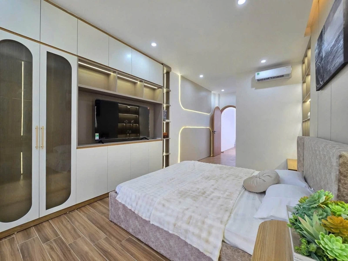 Bán tòa căn hộ dịch vụ 90,4m² 6PN 6WC có hồ bơi, dòng tiền 50tr/tháng, 13,3 tỷ - Ảnh thu nhỏ 4