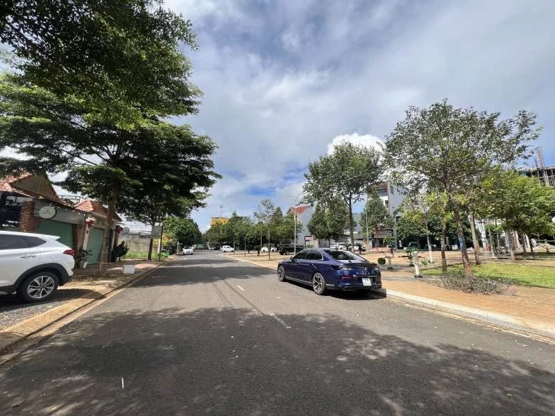 Bán nhà 3 phòng ngủ 122m2 đường bê tông ô tô gần KCN Hòa Khánh, Hòa Liên, Đà Nẵng 18ty500tr - Ảnh 1