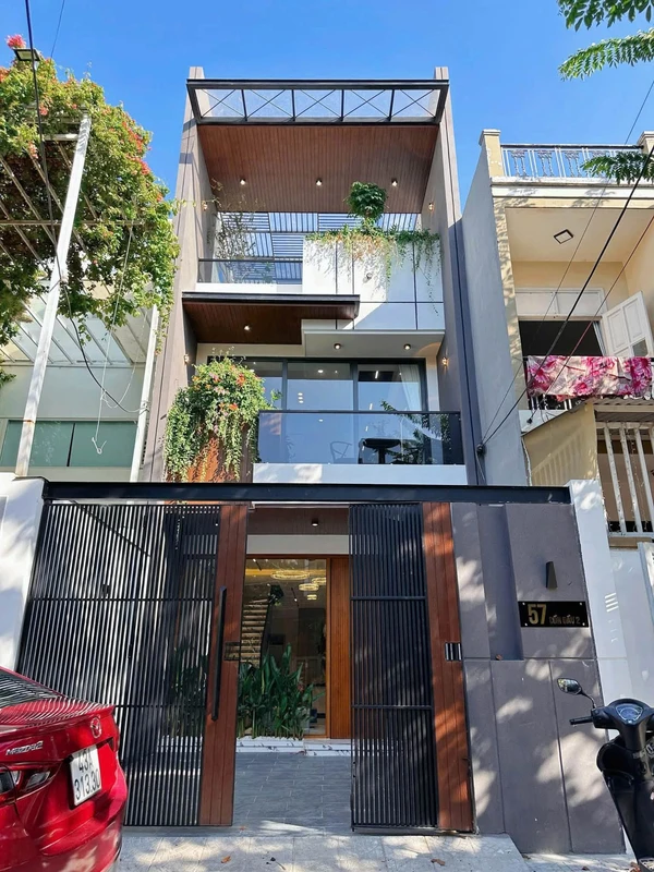 Bán nhà 3 tầng mặt tiền Hoà Xuân 100m2 giá 7 tỷ 850