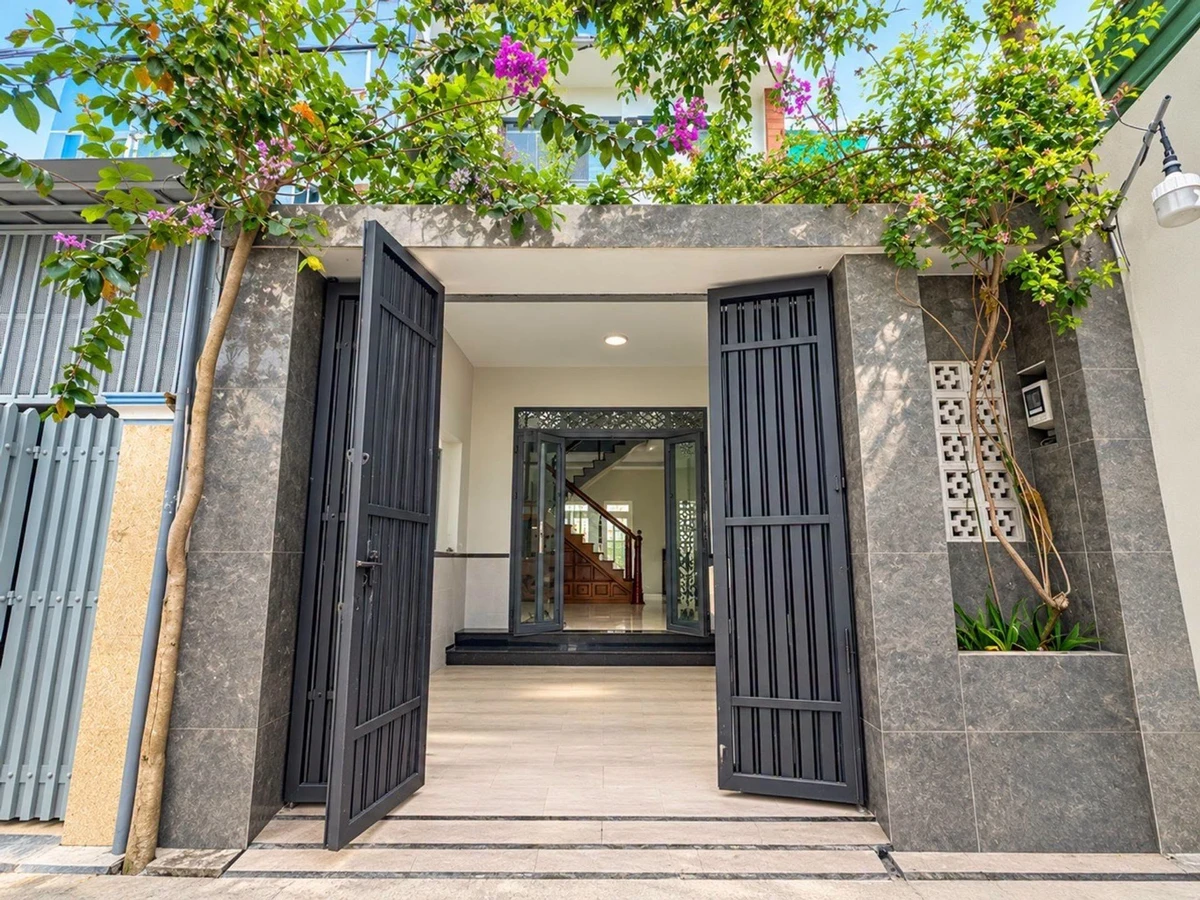 Bán nhà hẻm xe hơi 1 trệt 1 lầu 70m2, 3PN, Tân Thới Hiệp 21, Quận 12, giá 4,75 tỷ - Ảnh 1