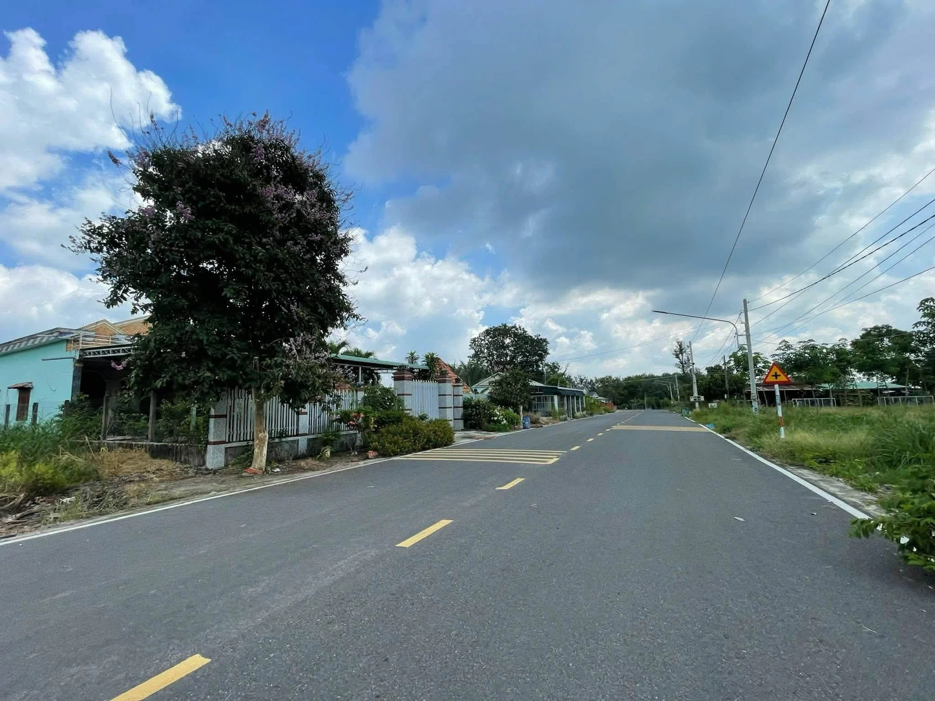 Bán nhà 50m2 đường Minh Thành gần KCN BECAMEX, 1 tỷ 180 - Ảnh 1