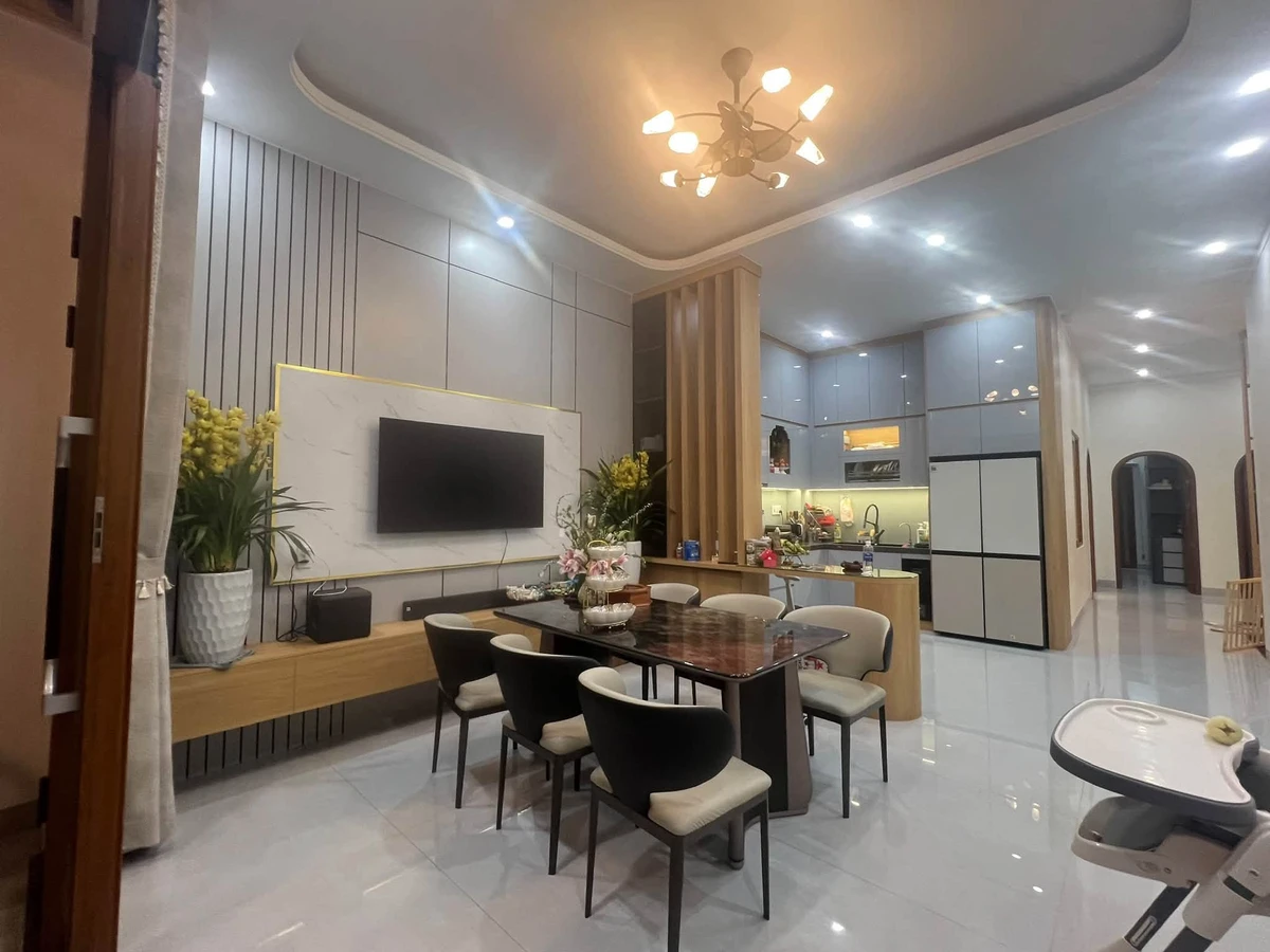 Nhà phố mặt tiền Lê Quý Đôn, Buôn Ma Thuột, 167m², 4PN, 19 tỷ - Ảnh thu nhỏ 3