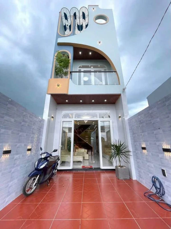 Bán nhà 1 trệt 1 lầu 3PN/3WC 92m² Phước Lý Long An
