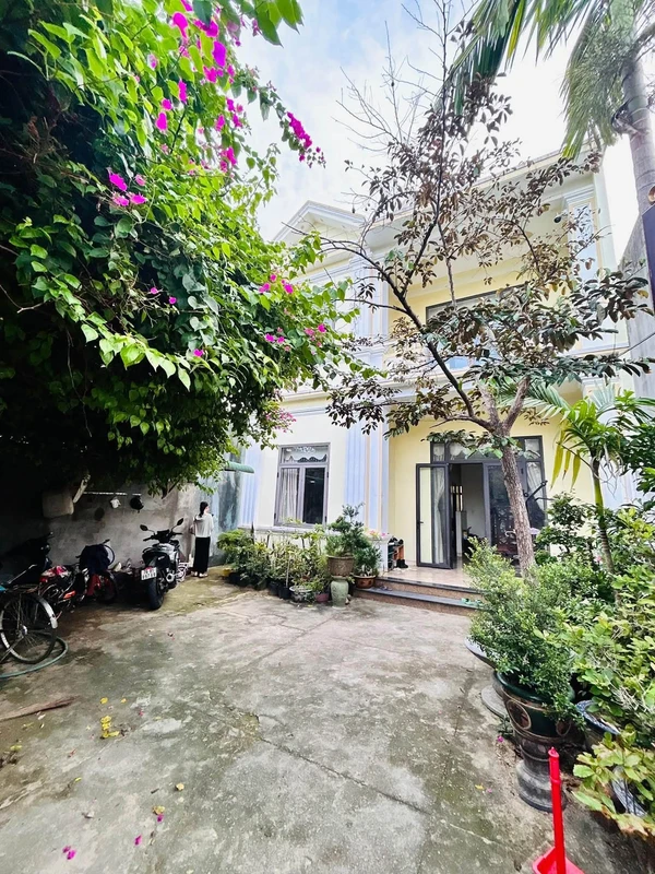 Biệt thự 2 mê 5PN gần Ngã 4 Ba La, Quảng Ngãi, 2.4 tỷ