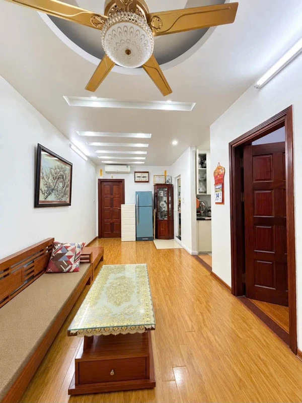 Bán căn hộ 2PN 2WC 60m² Nam Trung Yên, full nội thất