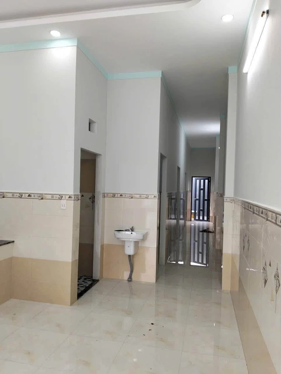 Bán nhà mới hoàn thiện 5x31m, 3 phòng ngủ, sổ riêng, KV4 thị trấn Đức Hòa, Long An - Ảnh thu nhỏ 3