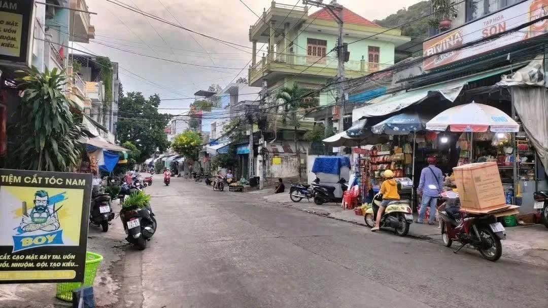 Bán nhà mặt tiền Phước Long, Nha Trang, 70m², 1 lầu 2PN, giá 7 tỷ - Ảnh 1