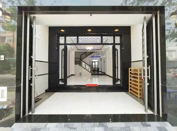 Bán nhà 3 tầng 200m2, 4PN ở Tân Uyên, Bình Dương - Ảnh thu nhỏ 4
