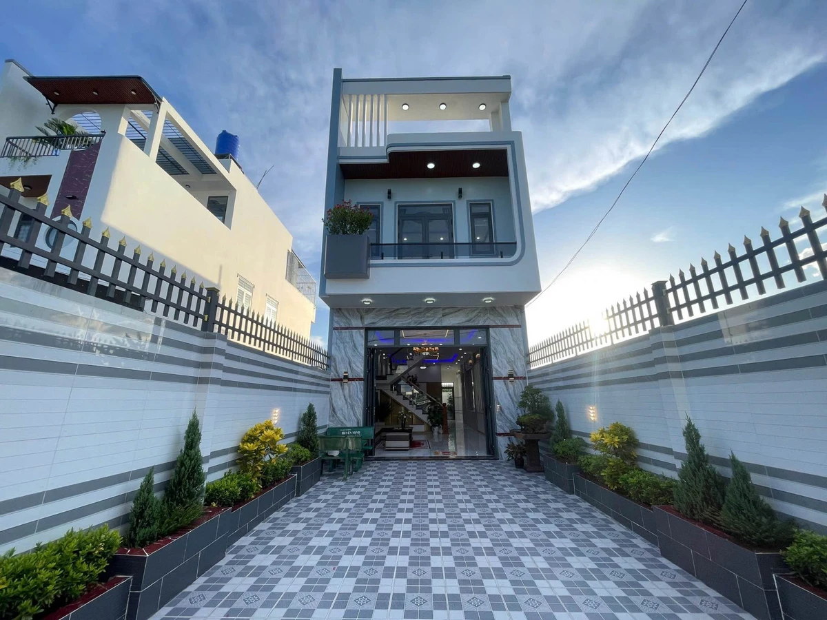 Bán nhà mặt tiền kinh doanh 140m² Bình Chánh 3 tỷ 499 triệu - Ảnh thu nhỏ 2