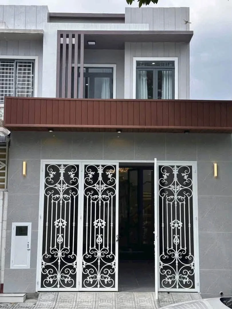 Bán nhà Phú Cường 5x22m, 3 PN, 3 WC, đối diện công viên 3.23 tỷ - Ảnh 1