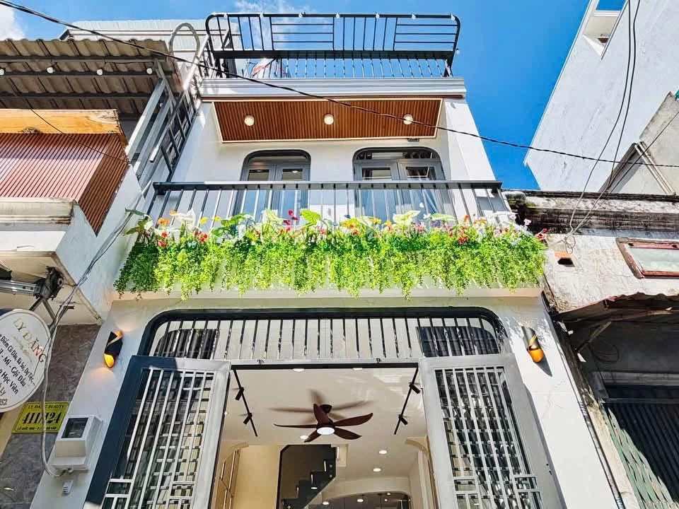 Bán nhà hẻm xe tải 3,4x9m 2PN full nội thất Lê Đức Thọ, Gò Vấp giá 4,15 tỷ - Ảnh 1