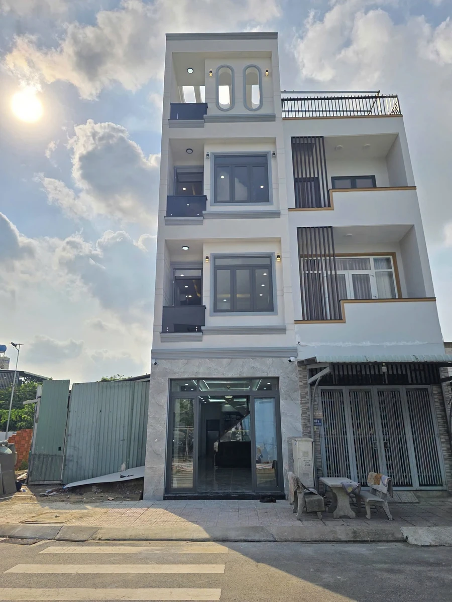 Bán nhà hoàn công 71m2 4 tầng, 4PN, 5WC, gần Làng Đại học - 7,8 tỷ - Ảnh 1