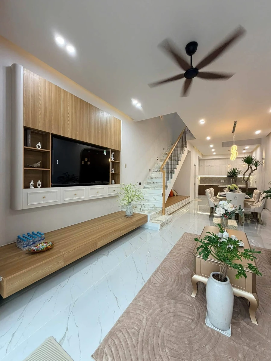 Bán nhà 3 lầu mặt tiền Xuân Diệu, Tân Lợi, Buôn Ma Thuột 8,39 tỷ - Ảnh thu nhỏ 2