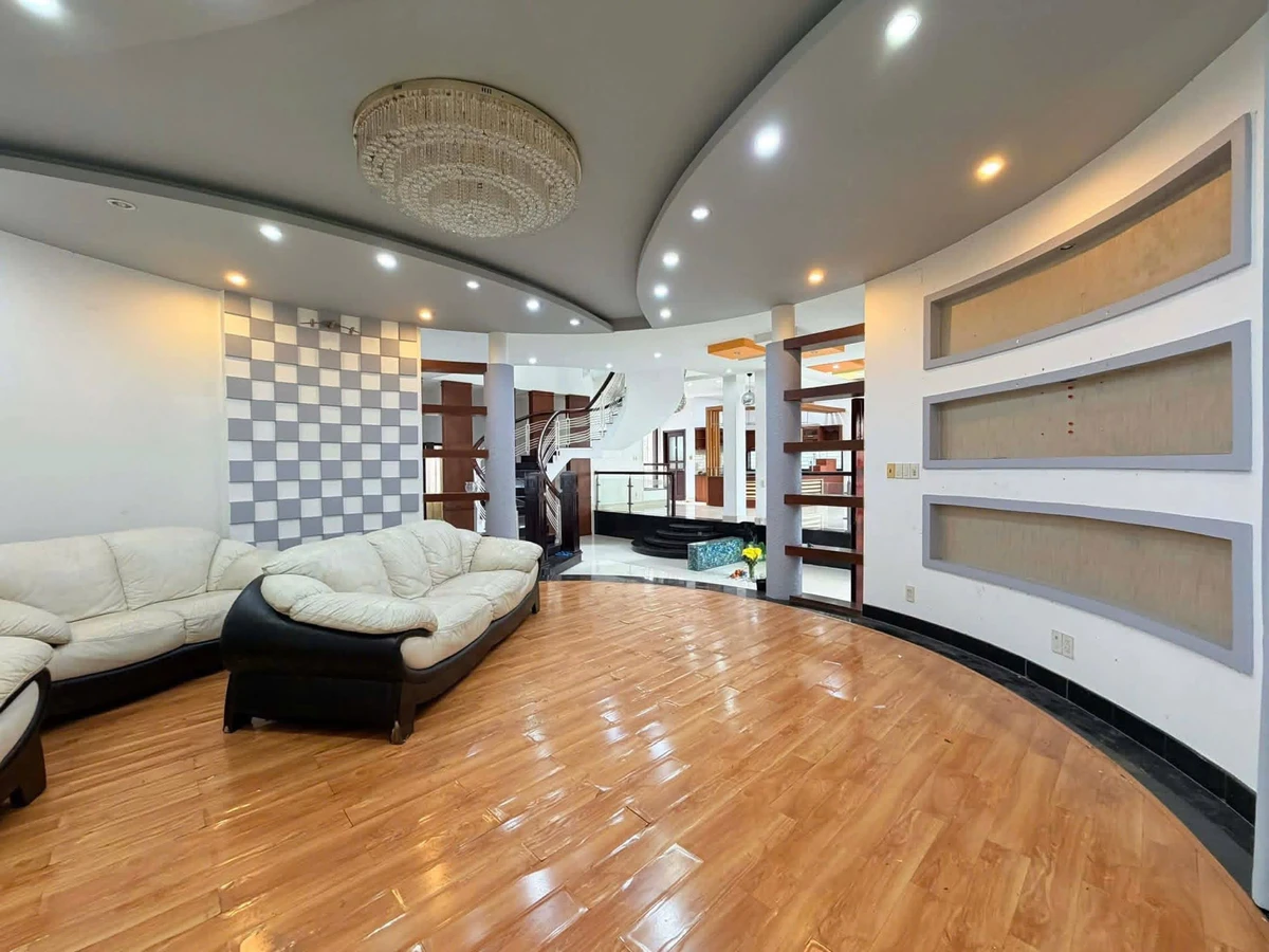 Bán biệt thự góc 2 mặt tiền 500m² Quận 7 giá 68,6 tỷ - Ảnh thu nhỏ 4