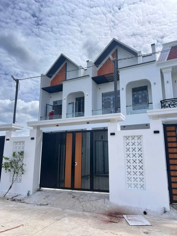 Bán nhà Long Khánh 110m2, 3 PN, 1 tỷ 980 triệu