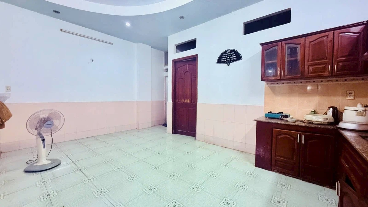 Bán nhà 3 tầng 6.9x20m 5PN 4WC Gò Vấp 9.5 tỷ - Ảnh thu nhỏ 3