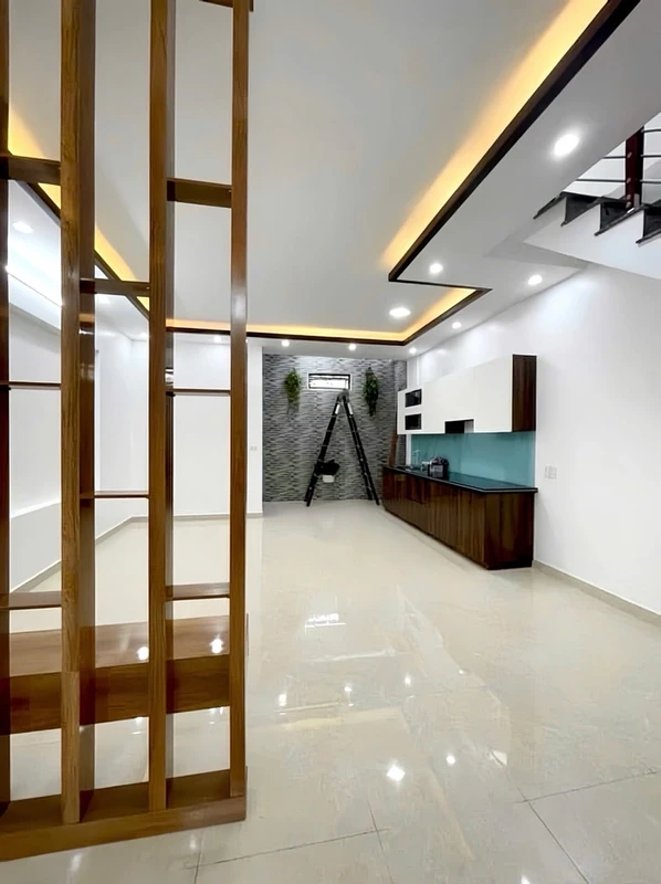 Bán nhà 2 tầng 49m2, 2 phòng ngủ, ngõ nông khu Miếu Hai Xã giá hơn 2,1 tỷ
