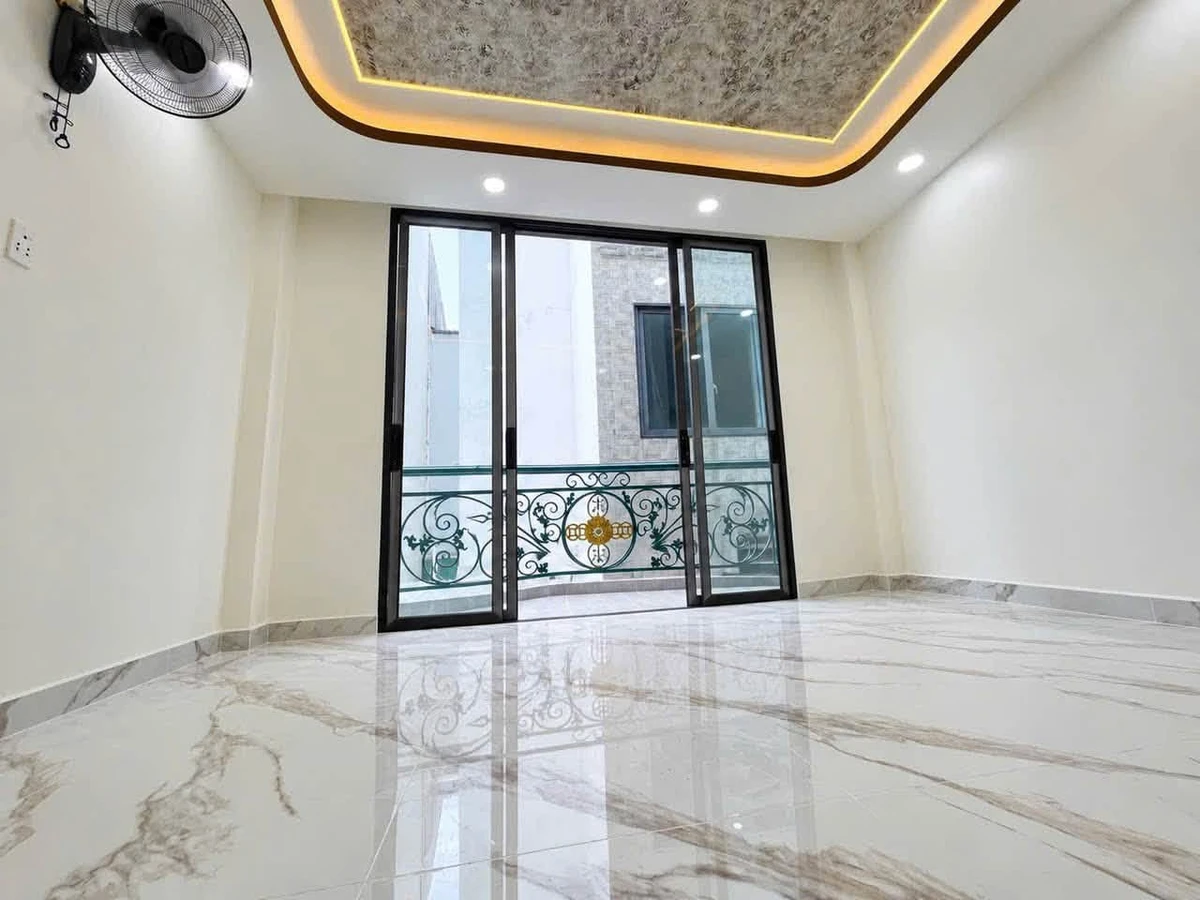 Bán nhà Quận 4 77m² giá 5 tỷ 500 triệu - Ảnh thu nhỏ 2