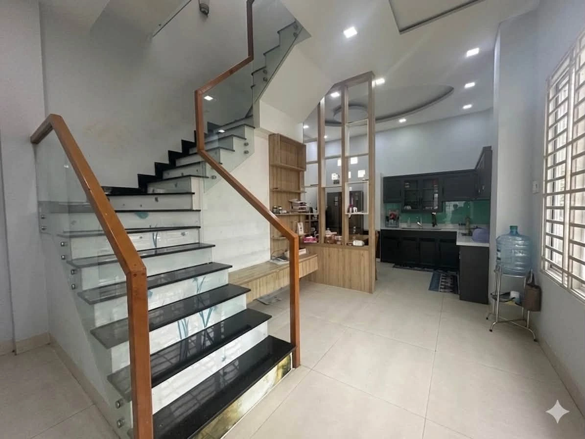 Bán nhà 2 tầng hẻm ô tô 76m² Linh Đông, Thủ Đức - 5,5 tỷ - Ảnh thu nhỏ 2