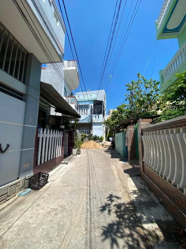 Bán nhà cấp 4 hẻm 100m2 Nguyễn Thái Học, Tuy Hoà - Ảnh 1