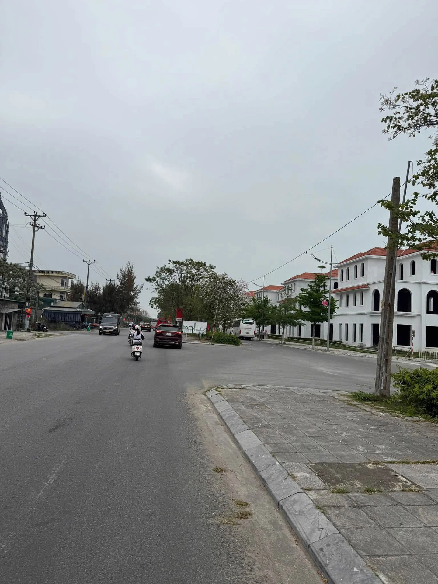 Bán lô đất vị trí trung tâm Trà Cổ, Móng Cái 300m2 mặt 12m - Ảnh 1