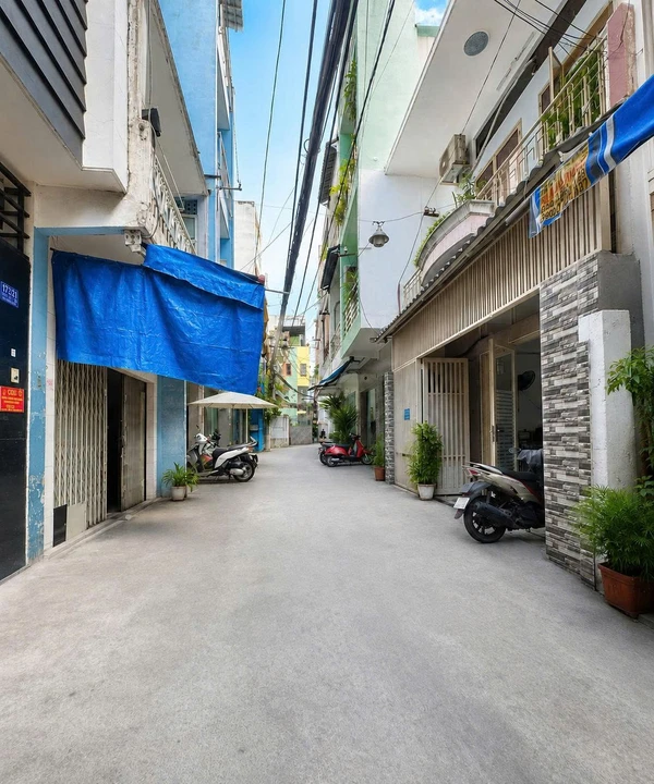 Bán nhà 3 tầng 50m2, 2 mặt hẻm, 3PN 3WC đường Phan Đình Phùng, Phú Nhuận bannhaq11
