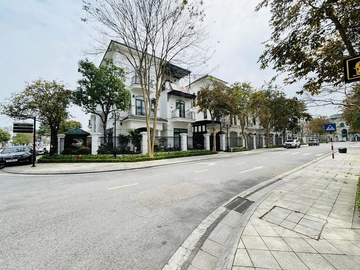 Bán biệt thự song lập Vinhomes Phong Lan 323m2, 13 tỷ - Ảnh thu nhỏ 5