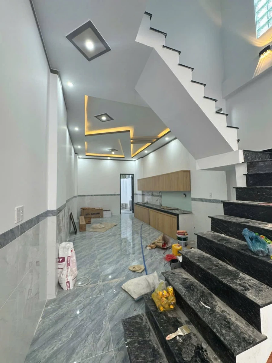 Bán nhà lầu mới 140m² gần chợ, trường học 1 tỷ 750 - Ảnh thu nhỏ 3