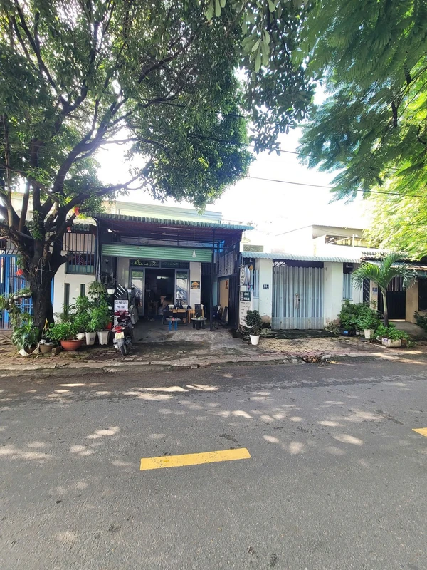 Bán nhà mặt tiền 100m2 kinh doanh Dĩ An 4 tỷ 5