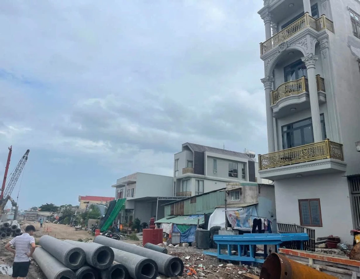 Bán nhà 90.4m2 2 mặt tiền ven biển Vũng Tàu - Ảnh thu nhỏ 2