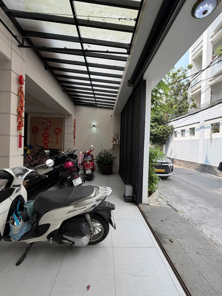Bán nhà mặt tiền 8m x 18m, 142m², 3 tầng kiến trúc Châu Âu tại Lam Sơn, Bình Thạnh - Ảnh thu nhỏ 3