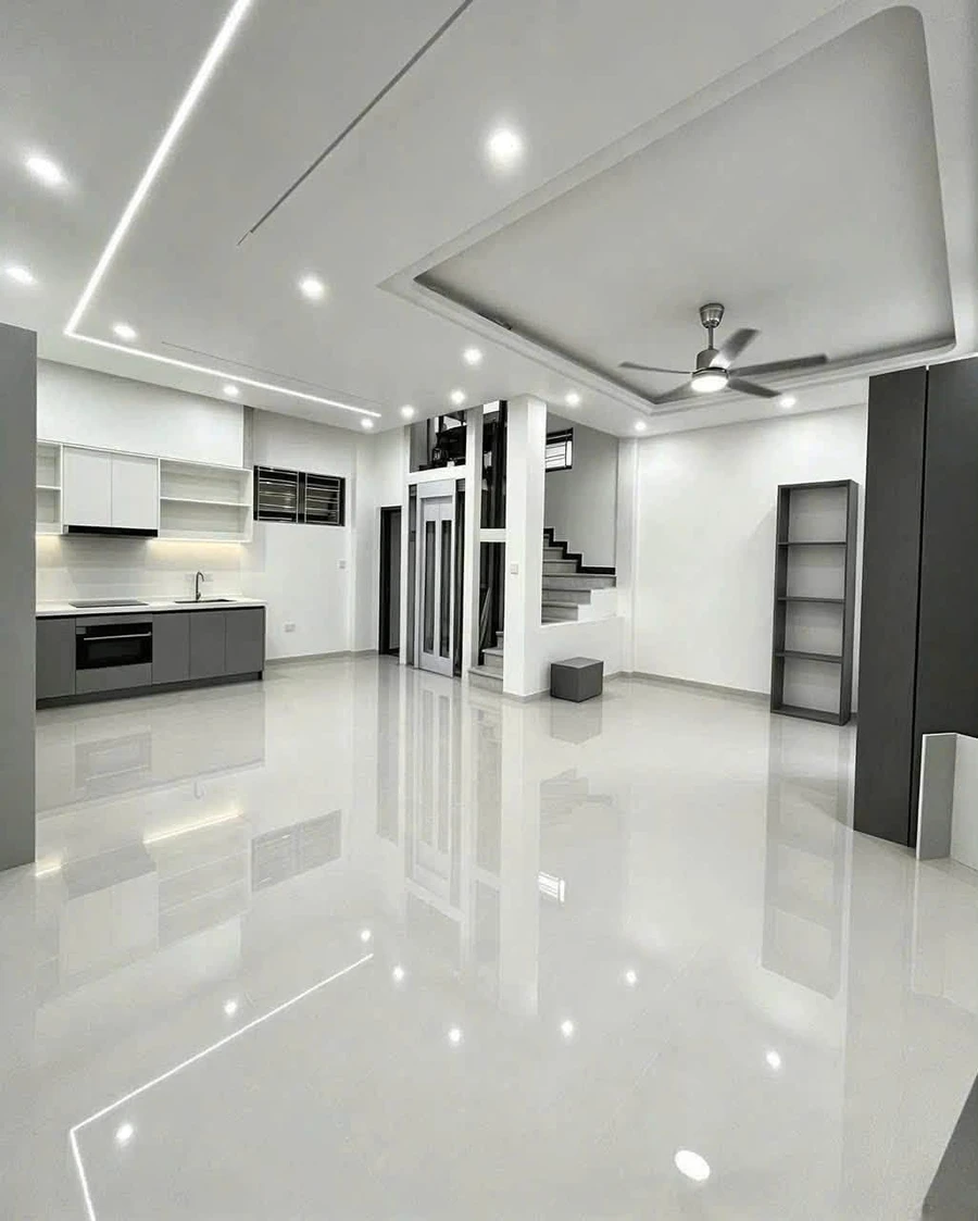 Bán nhà mới 4 tầng 60m² thang máy, sân cổng Hồ Sen - Ảnh thu nhỏ 5