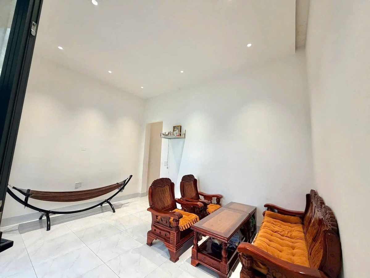 Bán nhà 110m² 2 phòng ngủ Xã Đức Tân Tân Trụ 1 tỷ 20 triệu - Ảnh thu nhỏ 2