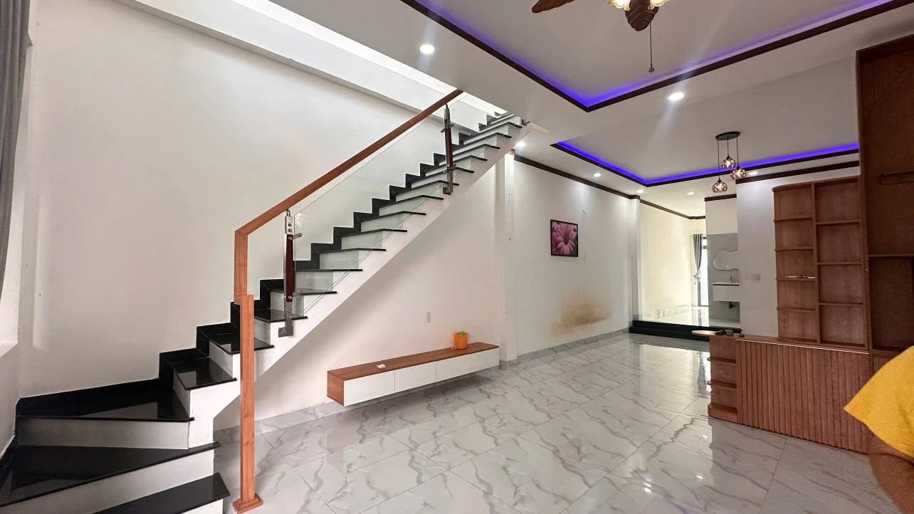 Bán nhà mê lửng 3PN Cao Thành 125m² 1 tỷ 990 - Ảnh 1