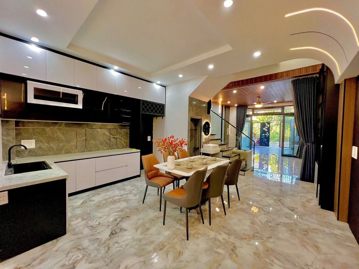 Bán nhà 3 tầng 100m2 mặt tiền Bầu Cầu Hoà Xuân 5,39 tỷ - Ảnh thu nhỏ 2