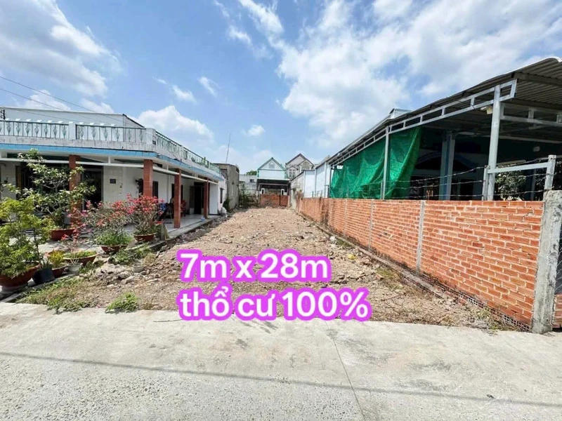 Bán đất mặt tiền 196m² Đức Hoà Long An 2,2 tỷ