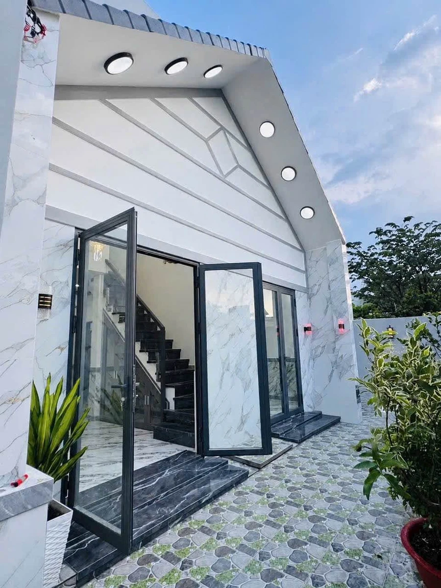 Bán nhà sổ hồng riêng 65m², 3PN, gần Ngã 5 Chợ Đầu Mối, Bà Điểm, Hóc Môn - Ảnh thu nhỏ 2