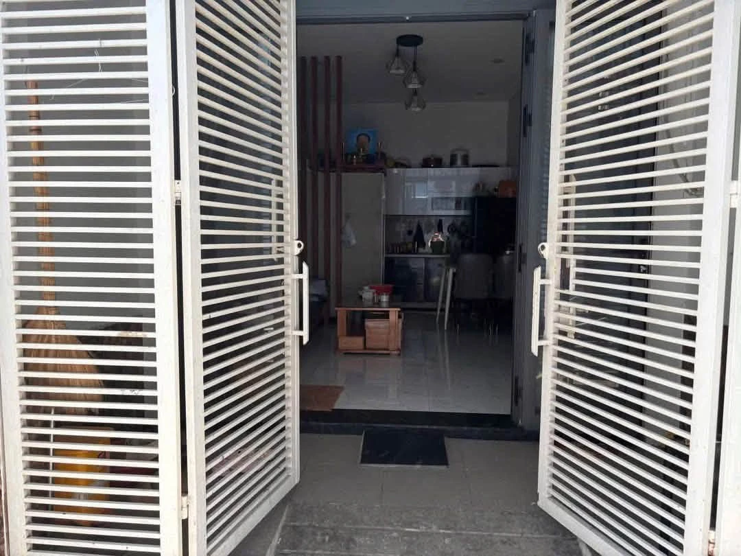 Bán nhà 1 trệt 1 lầu 50m2 gần ga Biên Hòa - Ảnh 1