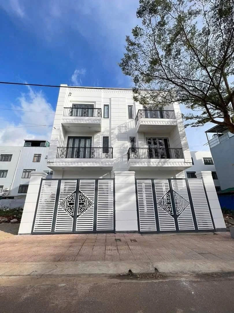 Bán nhà 3 tầng 88,5m² Nguyễn Nhạc Buôn Ma Thuột - Ảnh 1