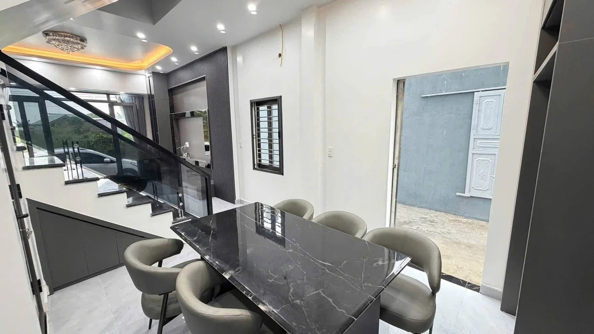 Bán nhà lô góc Vọng Hải 42m2 3 tầng giá 3 tỷ - Ảnh thu nhỏ 5