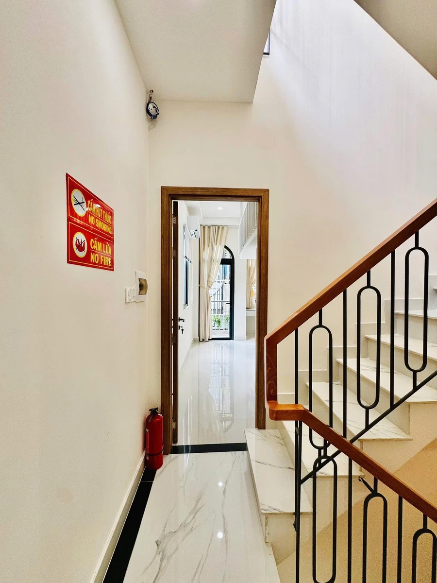Bán nhà 5 phòng 120m² giáp Quận 1 giá 7 tỷ - Ảnh thu nhỏ 2
