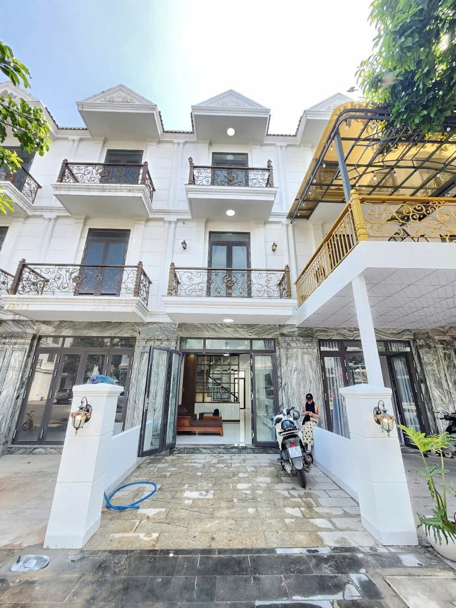 Bán nhà hoàn công 4PN 72,1m2 Dĩ An 6 tỷ 5 - Ảnh 1
