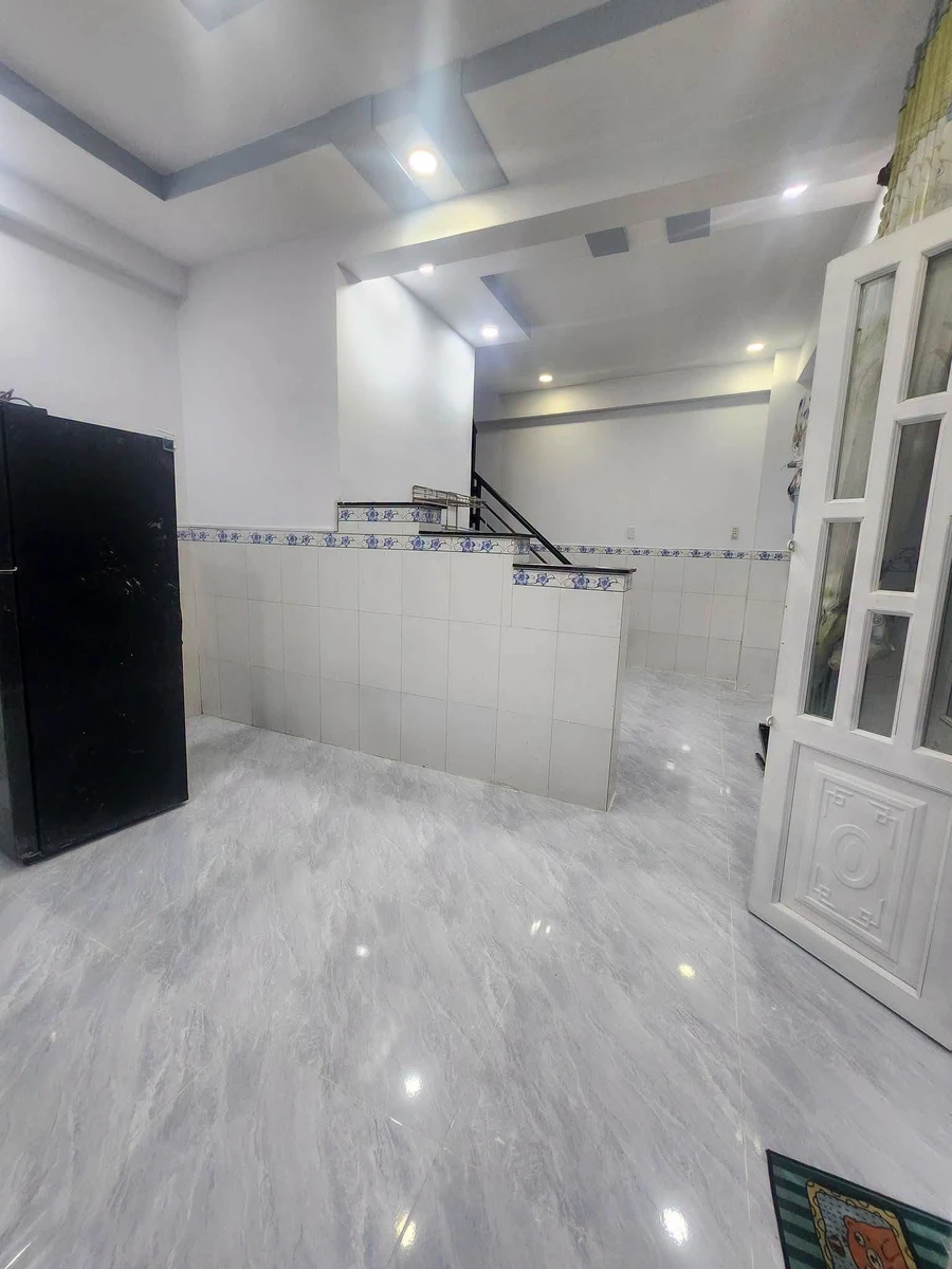 Bán nhà Dĩ An 30m² 2PN 2WC, giá 1 tỷ 130 triệu - Ảnh thu nhỏ 3